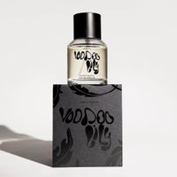 Produktbild des Flakons mit Verpackung von “Voodoo Lily – EdP” von Heretic in 50ml