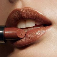 Dazzle Nights Satin Shine Lipstick | Rust 507 | Mádara | Pflegender Lippenstift